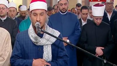 وزير الأوقاف يهنئ المصريين برمضان ويعلن إمامة الشيخ أشرف سيف للتراويح بمسجد الحسين