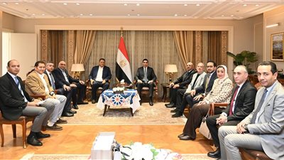 وزير الشباب والرياضة يستقبل الاتحاد المصري لكرة اليد ويتلقى التهنئة من مجلس الإدارة