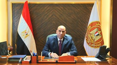 وزير العمل يواسي أسر ضحايا حادث بورسعيد ويخصص 3.6 مليون جنيه لتعويضاتهم