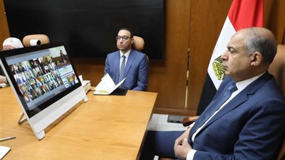 محافظ المنيا يوجه بتكثيف الرقابة على الأسواق وحماية الأراضي الزراعية