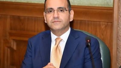 برلماني يطالب المحافظين بإعطاء أولوية لإعادة تشغيل المصانع المغلقة والمتعثرة