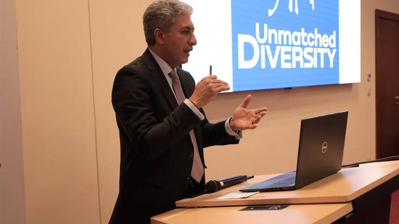 شريف فتحي وزير السياحة