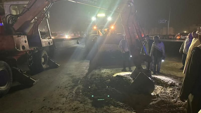 هبوط أرضي بطريق الواحات