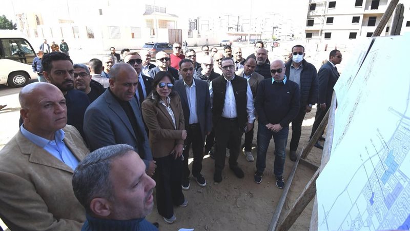 وزيرة الإسكان 