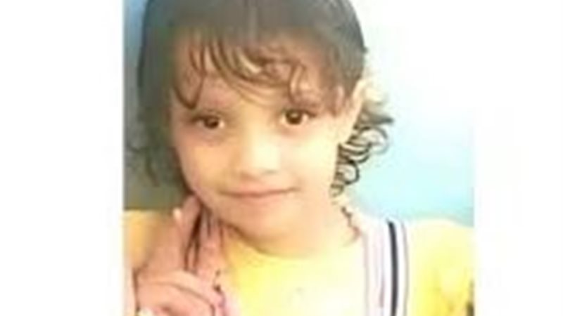 الطفلة «قمر» 