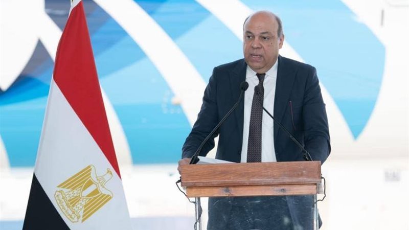  الدكتور سامح الحفني، وزير الطيران المدني،