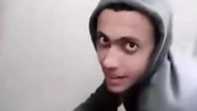 من الحب إلى العنف.. أم توثق لحظة محاولة تعدى ابنها عليها في الإسكندرية