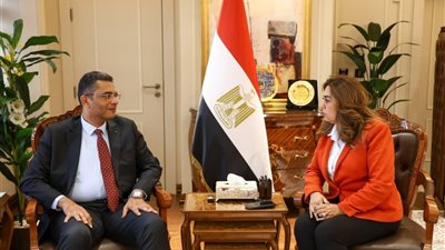 وزيرة التنمية تتابع مع محافظ البحر الأحمر عدداً من الملفات الخدمية والمشروعات التنموية بالمحافظة