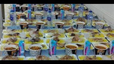 7900 وجبة إفطار وسحور على الموائد.. محافظة البحيرة تواصل جهودها في مبادرة «قطار الخير»