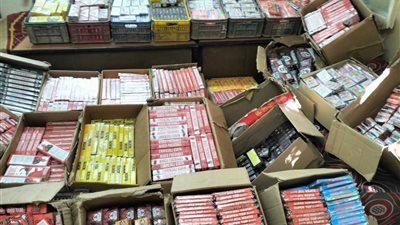 ضبط 121 ألف لعبة نارية وسلع مجهولة وتحرير 5 محاضر بالمنيا