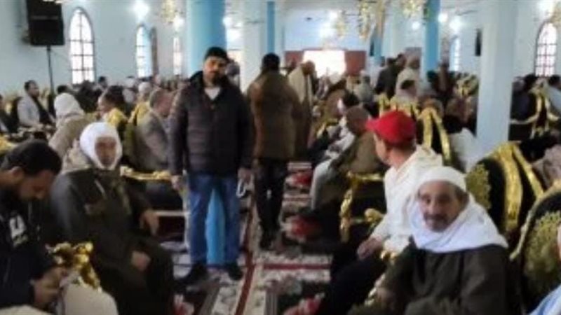 عزاء والد الفنانة مي عمر 