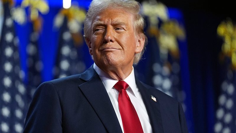 الرئيس الأمريكي دونالد