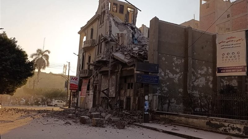 انهيار جزئي لعقار