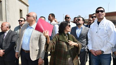 وزير الرياضة ومحافظ الإسكندرية يتفقدان منتدى الشباب بأبو قير