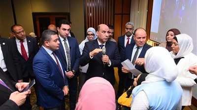 وزير العمل لممثلي الشركات: حريص على الاستماع لكافة الاستفسارات والتحديات التي تواجهكم