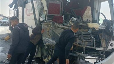 بسبب السرعة الزائدة.. إصابة 7 أشخاص في تصادم أتوبيس ونصف نقل بالمنيا