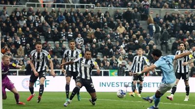 عمر مرموش يثبت تألقه بهدفين في فوز مانشستر سيتي 3-1 على نيوكاسل