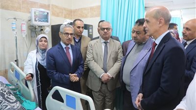 محافظ بني سويف يتابع مصابي حادث الصحراوي ويوجه بصرف التعويضات