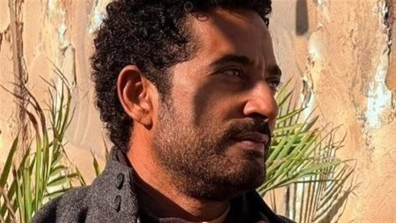  الفنان عمرو سعد