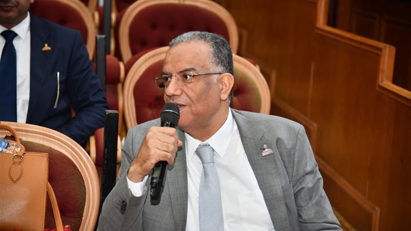 الدكتور محمود مسلم، عضو مجلس الشيوخ 