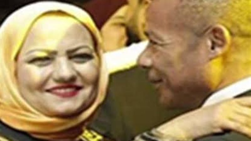 الشحات مبروك وزوجته