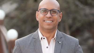 د. أحمد أمين يكتب: العلاقات غير الواضحة: عندما تصبح المشاعر بلا اسم