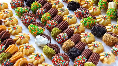 ليه تشتريه بالغالي.. إليكِ طريقة عمل البيتي فور في البيت قبل العيد  