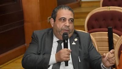 عضو بالشيوخ يقدم اقتراحًا لتخفيف وطأة زيادة أسعار المحروقات