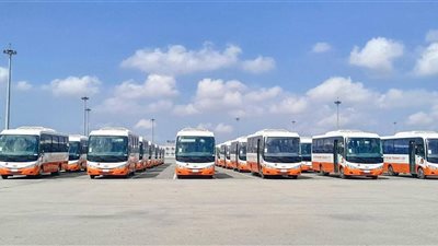 رصيف محطة تداول السيارات ببورسعيد ينطلق بشحنة 100 حافلة محلية للتصدير