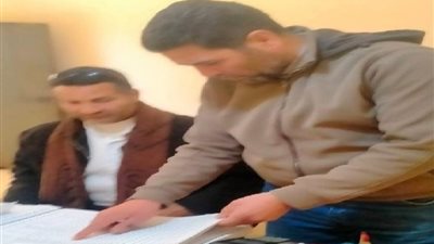 مدير زراعة شبراخيت يتابع صرف الأسمدة للمزارعين بالجمعيات 