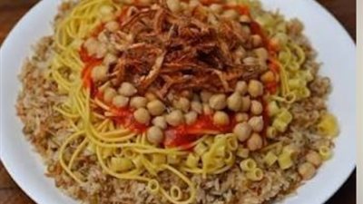 الكشري ينافس الفسيخ في عيد الفطر بوصفة سريعة ومذاق لا يقاوم