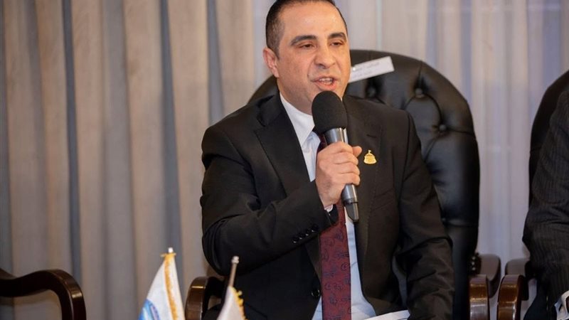  النائب مصطفى البهي أمين سر لجنة الصناعة 