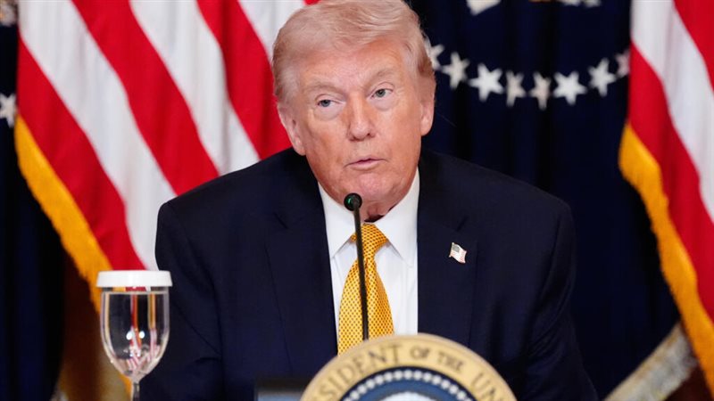 الرئيس الأمريكي دونالد