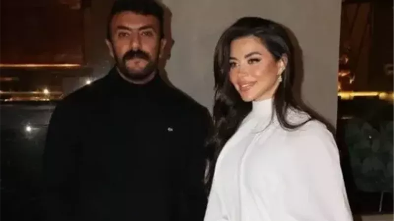 أحمد العوضي ويارا السكري 