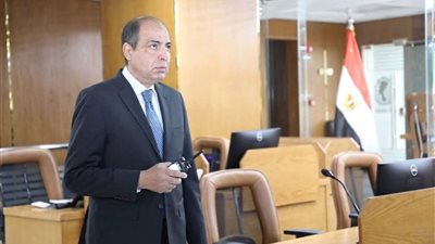 محافظ المنيا يتابع تقلبات الطقس ويوجه بانتشار فرق الرصد ميدانيًا