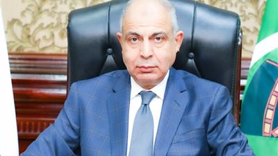 محافظ المنيا يوجه بتطبيق غلق المحال 9 مساءً ومتابعة الالتزام