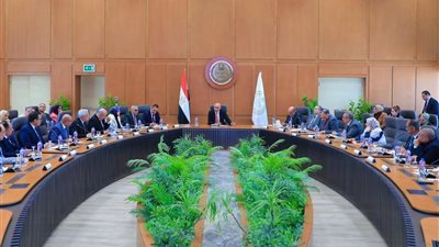 وزير التربية والتعليم يترأس اجتماعًا لمتابعة جودة العملية التعليمية والانضباط بالمدارس