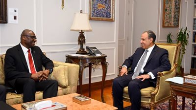 وزير الخارجية ورئيس جامعة كارلتون الكندية يبحثان سبل تعزيز التعاون الأكاديمي