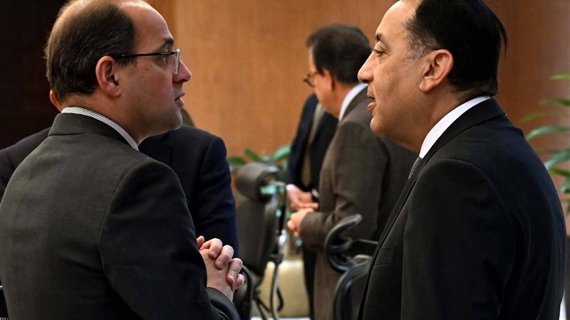 رئيس الوزراء ووزير المالية