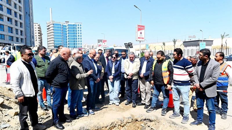 وزير الإسكان 