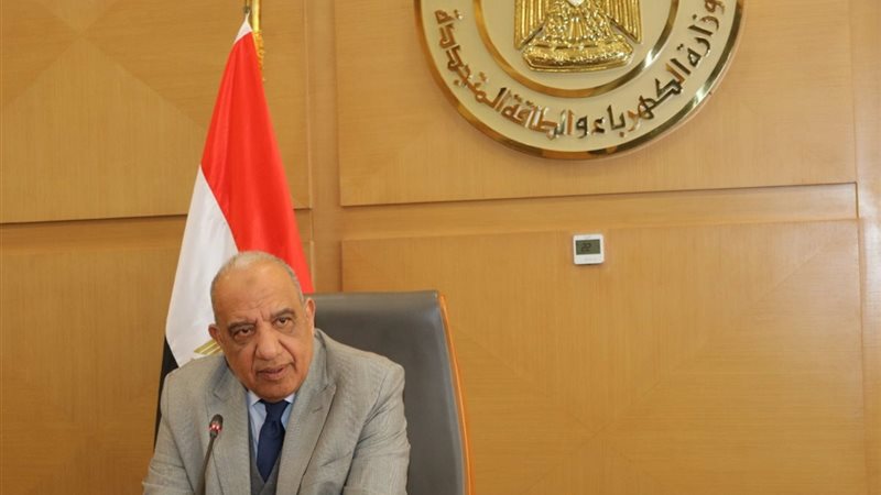 وزير الكهرباء