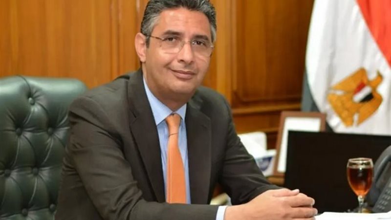  وزير التموين والتجارة