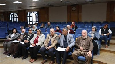 محافظ المنيا: الوعي خط الدفاع الأول.. ومتابعة نتائج «أنا متعلم مدى الحياة»