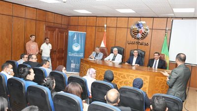 محافظ المنيا: دعم التأمين الصحي الشامل.. ولقاء لتعريف آليات الاعتماد والتعاقد