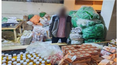 ضبط مالك مصنع غير مرخص لإنتاج الزيوت الطبية والدهانات مجهولة المصدر بالقاهرة
