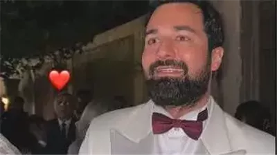 بعد تسريب صورته ببدلة الفرح.. هل تزوج الفنان أحمد حاتم سرًا؟ 