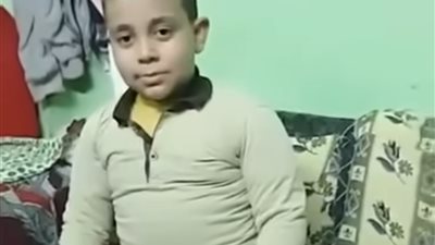  شنطة مقابل ساندوتش.. أزمة اختفاء حقيبة طفل المنيا تثير الجدل على السوشيال ميديا  