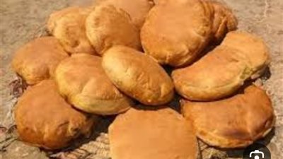 نكهة الزمن الجميل تعود.. العيش الشمسي يغزو موائد الصعيد