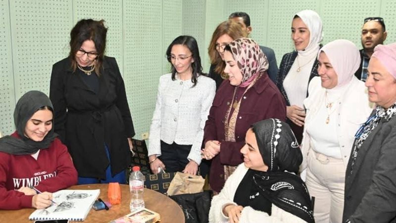 وزيرة الثقافة ومحافظ