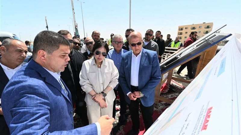 وزير الإسكان 